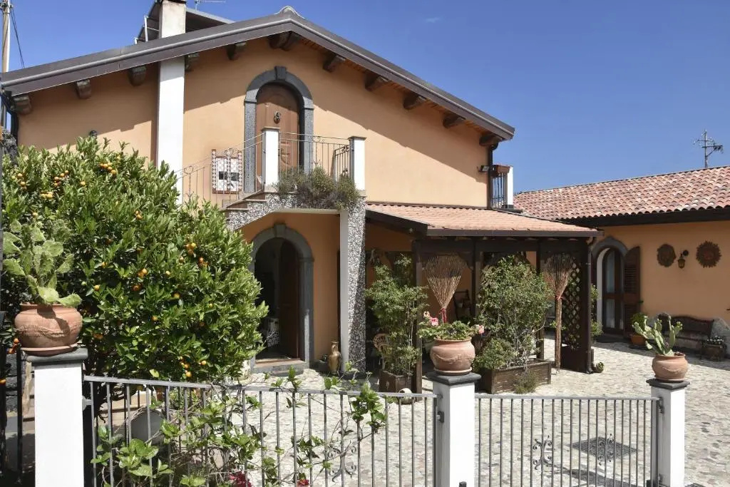 Villa Liliya