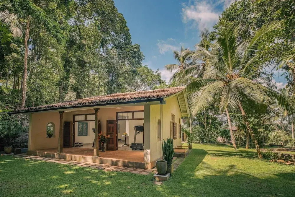 Luxurious 07 Bedroom Hilltop Villa With Private Gym