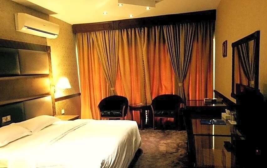 Dubai Palm Hotel