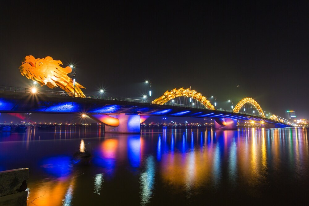 Dragon View Riverfront Hotel