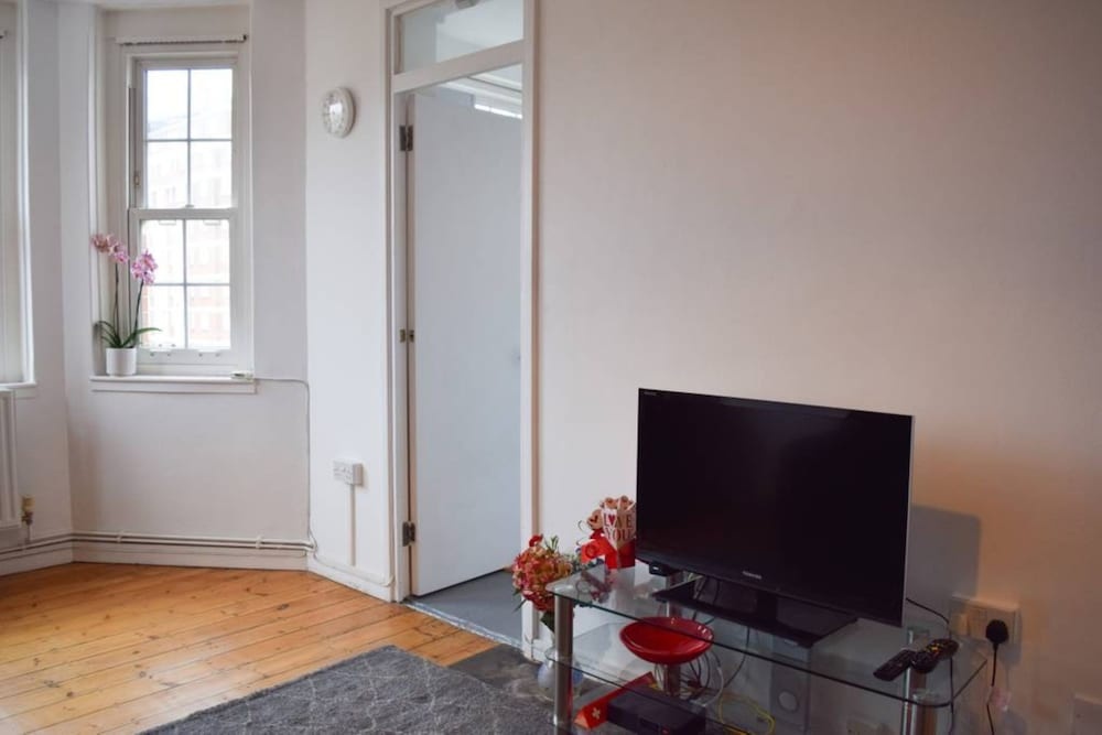 Stylish 1 Bedroom Flat In South Kensington