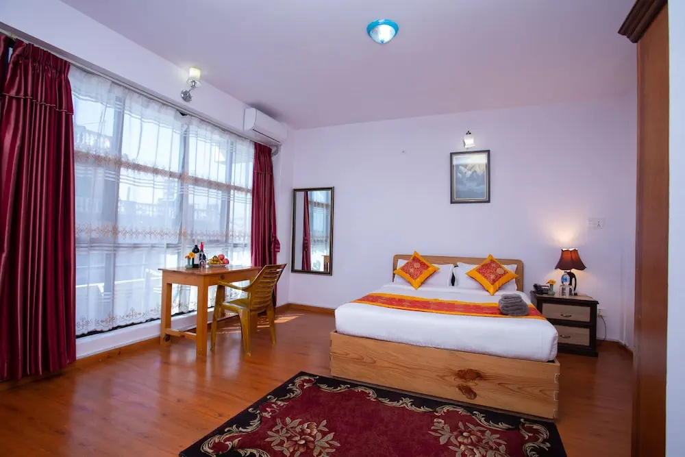 2 Bedrooms Deluxe Double room (full double bed)