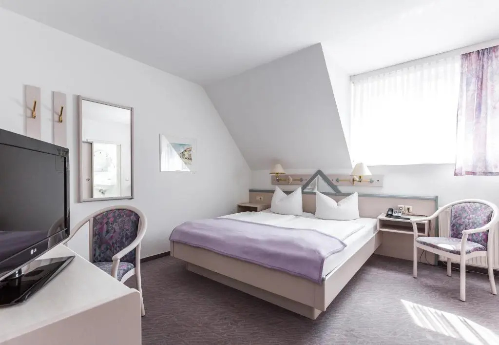 Standard Double room (full double bed)