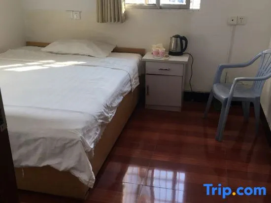 Deluxe Double room (full double bed)