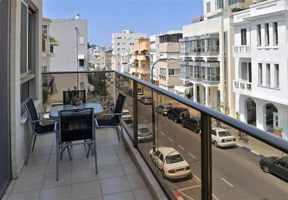 Geula Suites Hotel