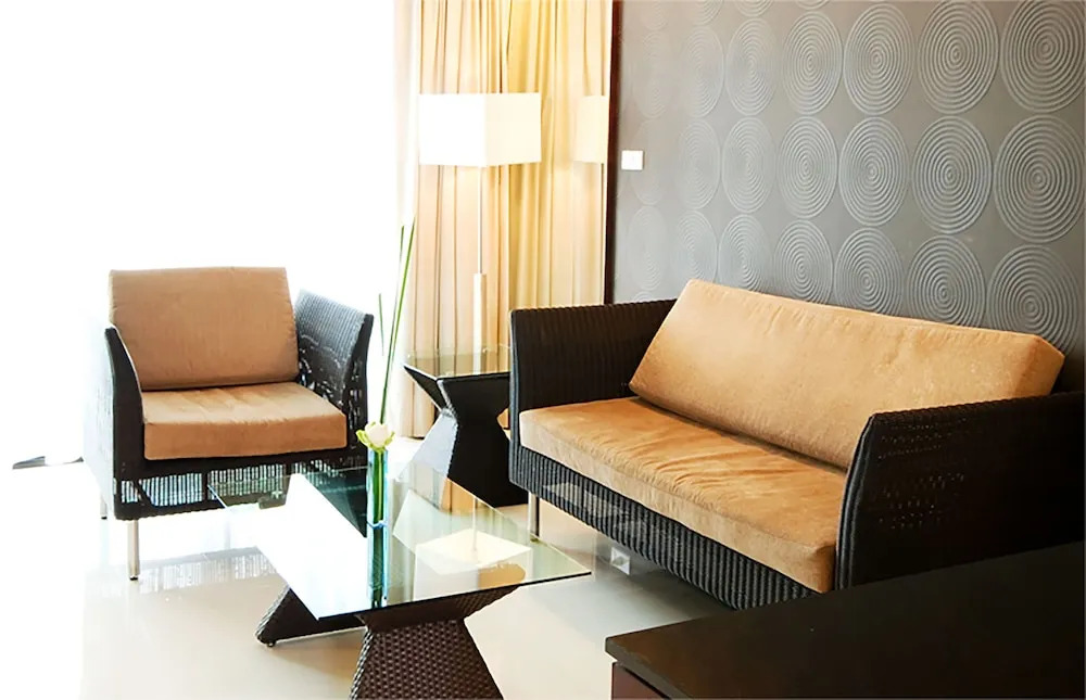Полулюкс с балконом в Tara Mantra Cha Am Resort