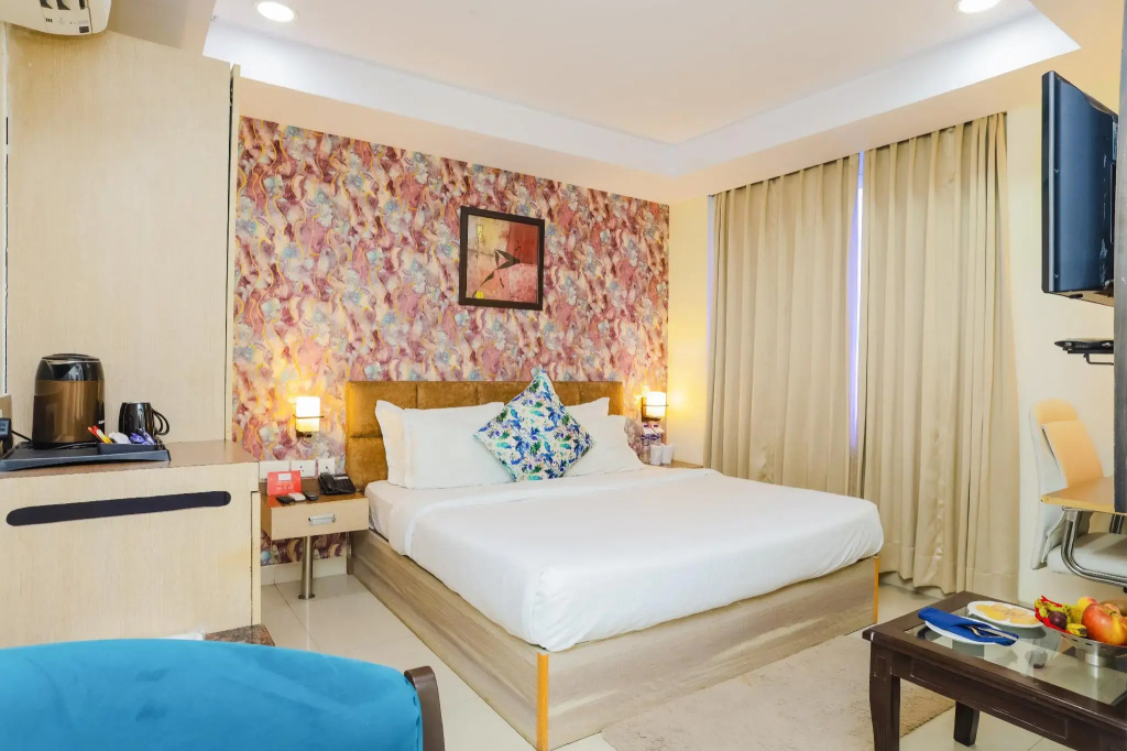 Hyphen Grand Hotel