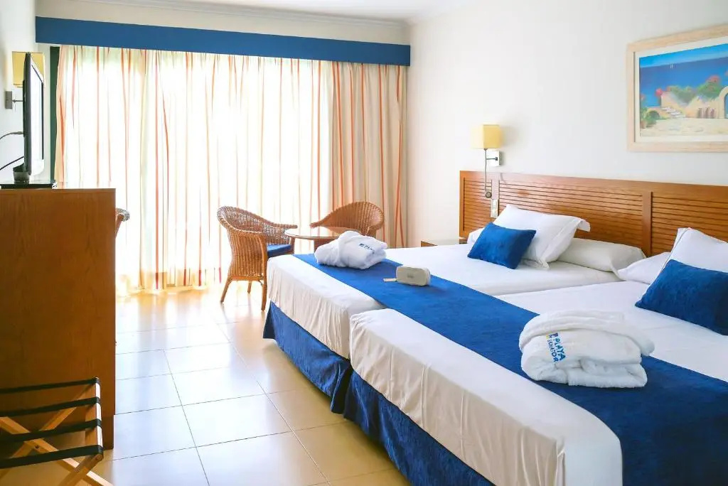 Standard Double room with sea view (full double bed)