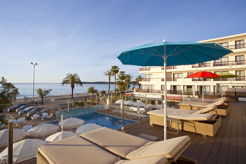 Beach & Waterfront