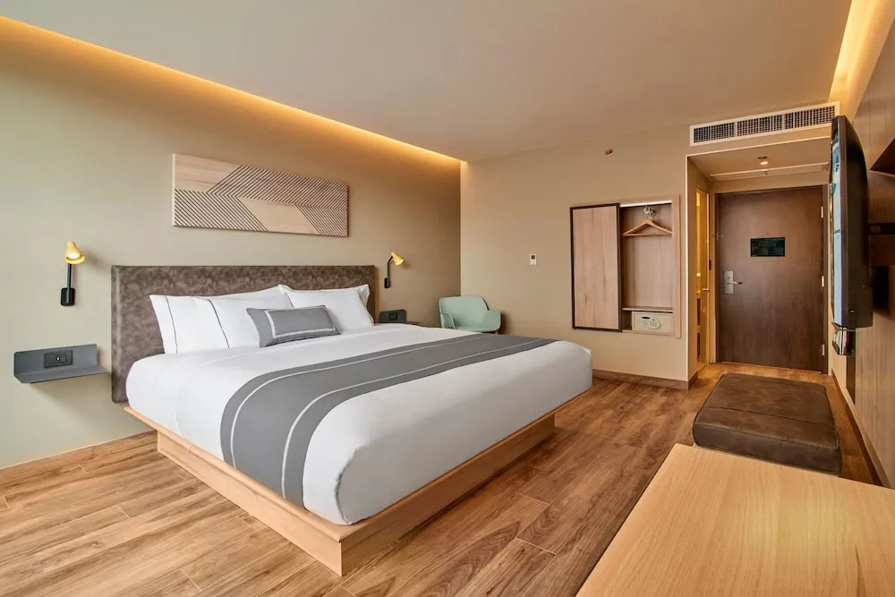 Standard Double room with balcony (full double bed)