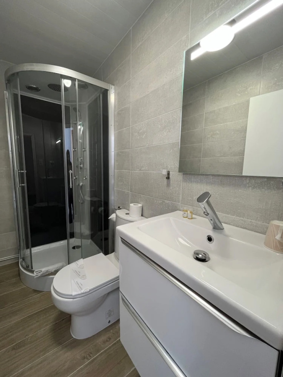 Classic Double room (full double bed)
