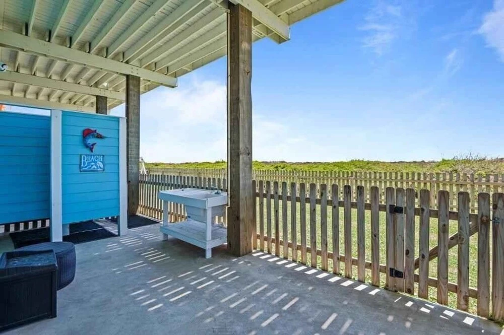 4 Biscayne 4 Bedroom Home by RedAwning