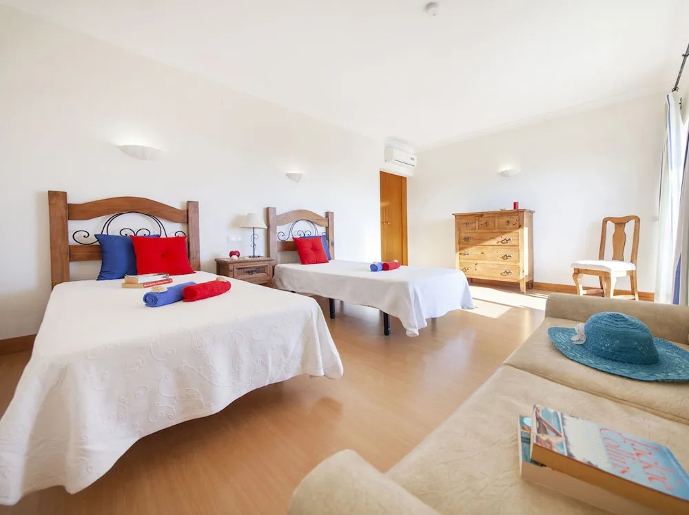 4 Bedrooms Villa with sea view