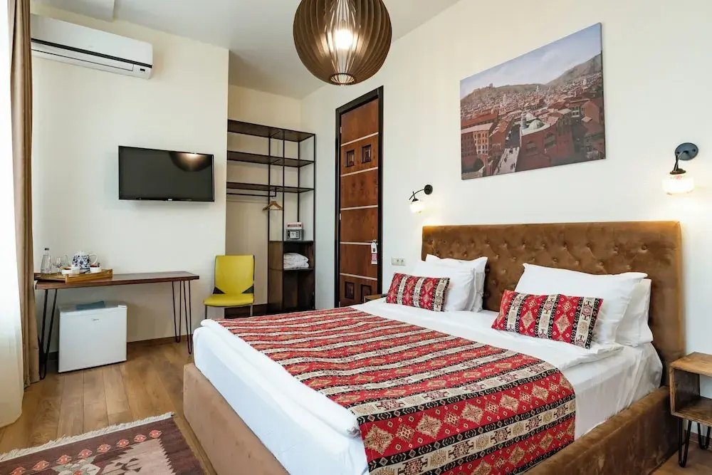 Deluxe Double room (full double bed)