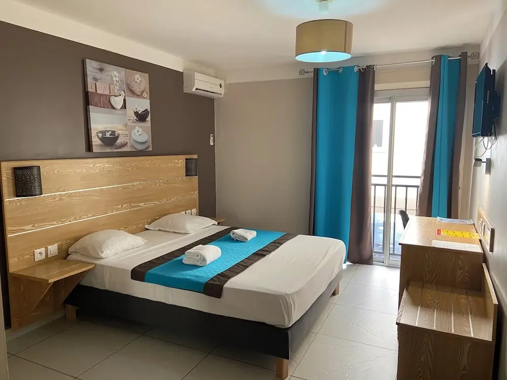 Economy room