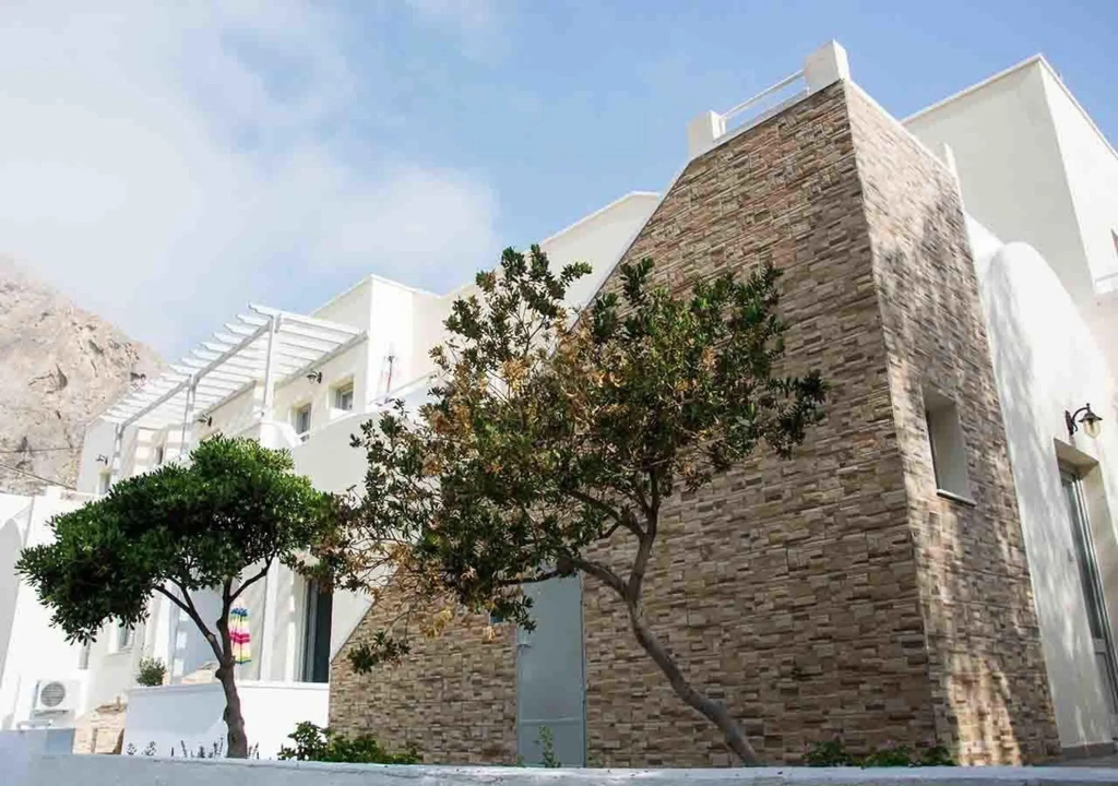 Sail Inn Studios & Apartments