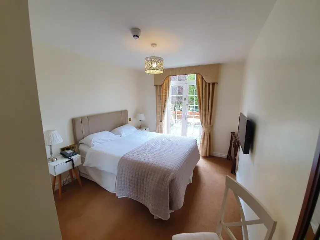 Standard Double room (full double bed)