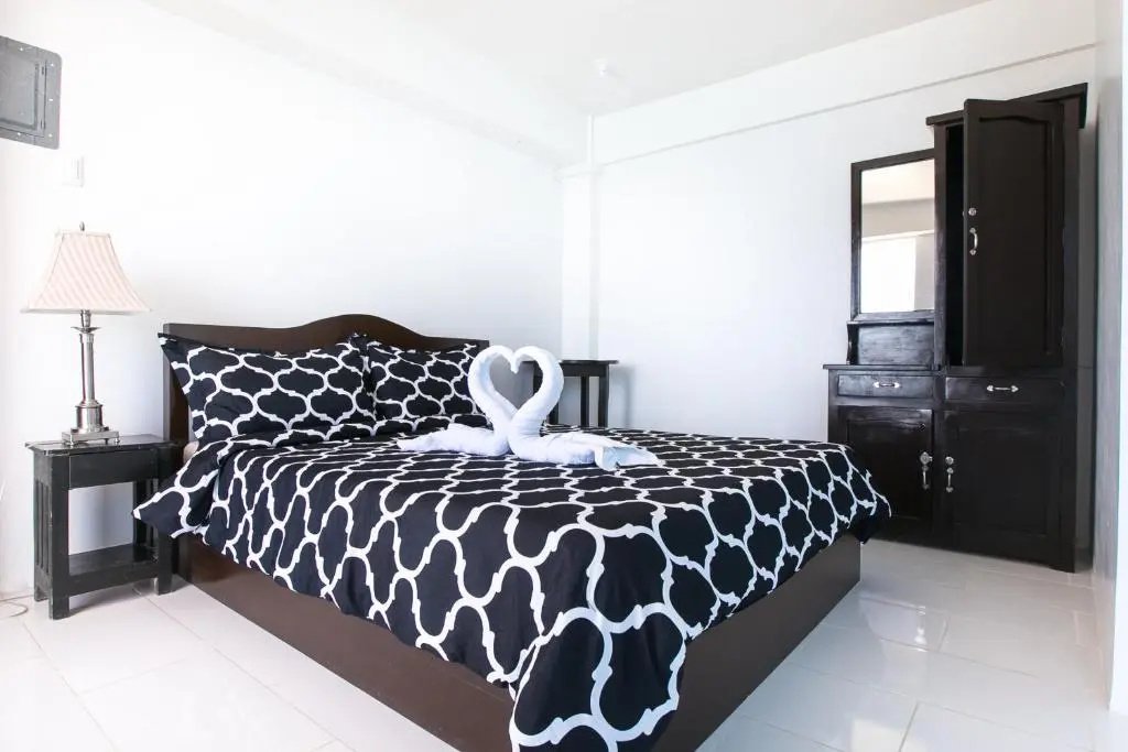 Deluxe Double room with sea view (full double bed)