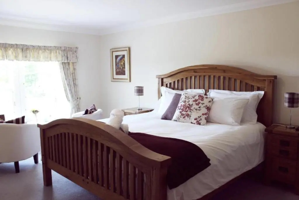 5 Bedrooms Cottage
