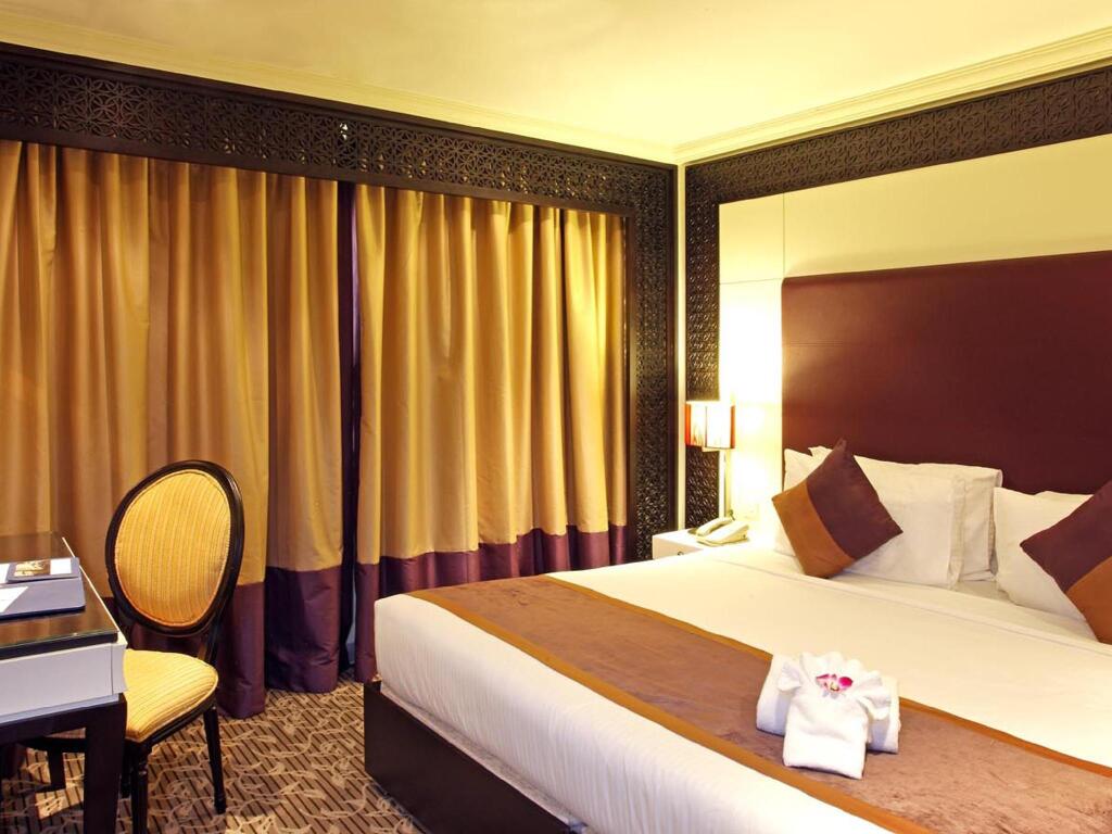 Carlton Tower Hotel