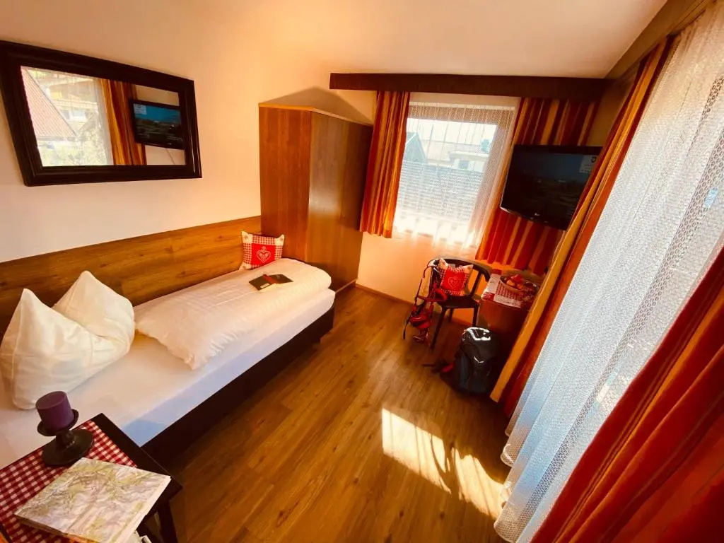 Economy room