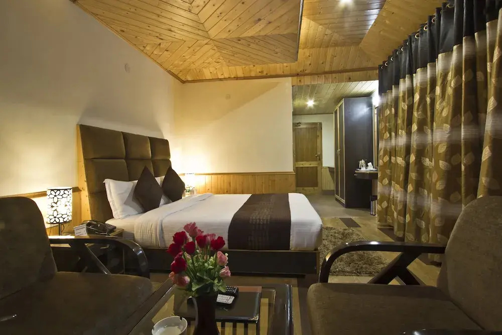 Luxury Double room with land view (full double bed)