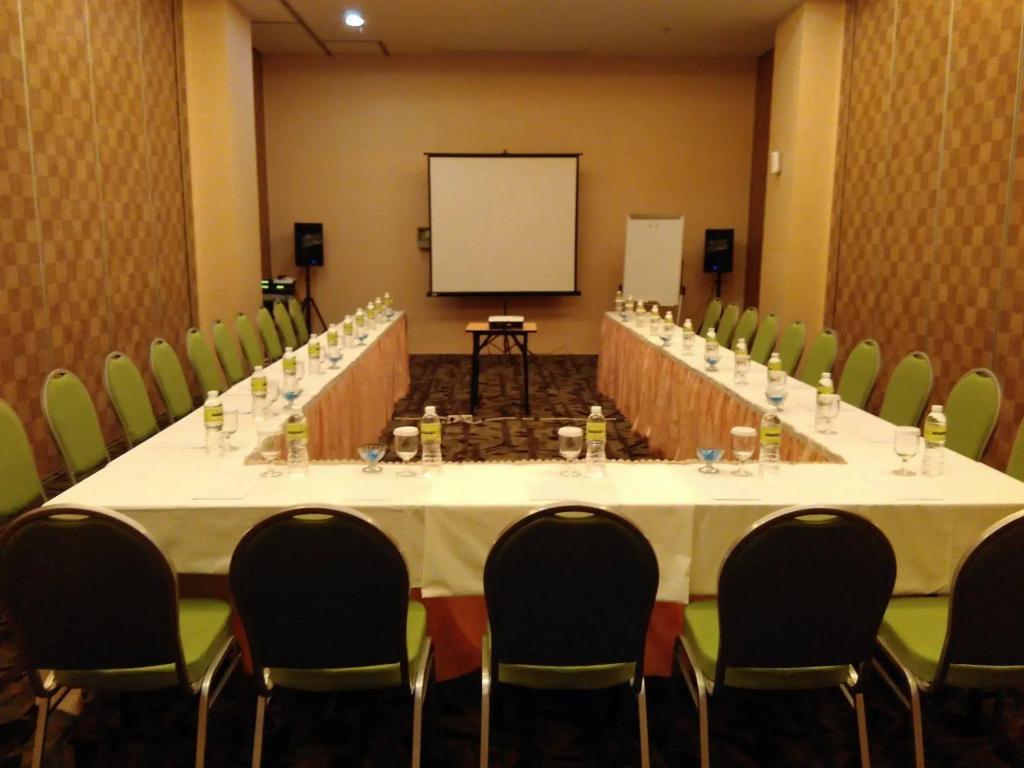 MaxOne Hotels at Pemuda - Général