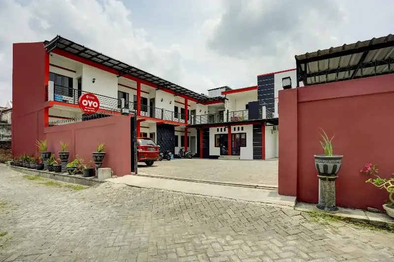 Super OYO 3702 Homestay Bougenville Syariah