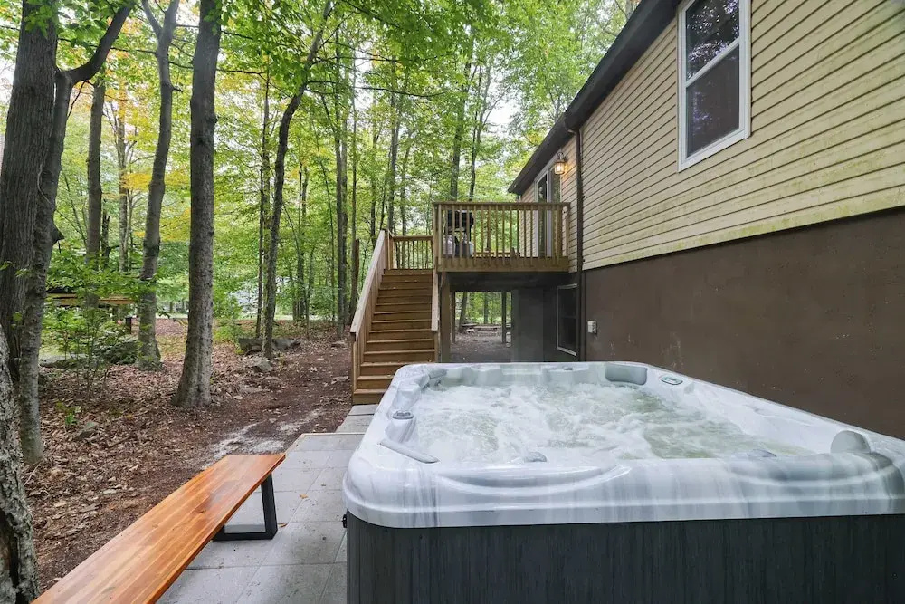 Moshannon Tree-lined Pocono Retreat w/ Hot Tub, Firepit & Pool Table