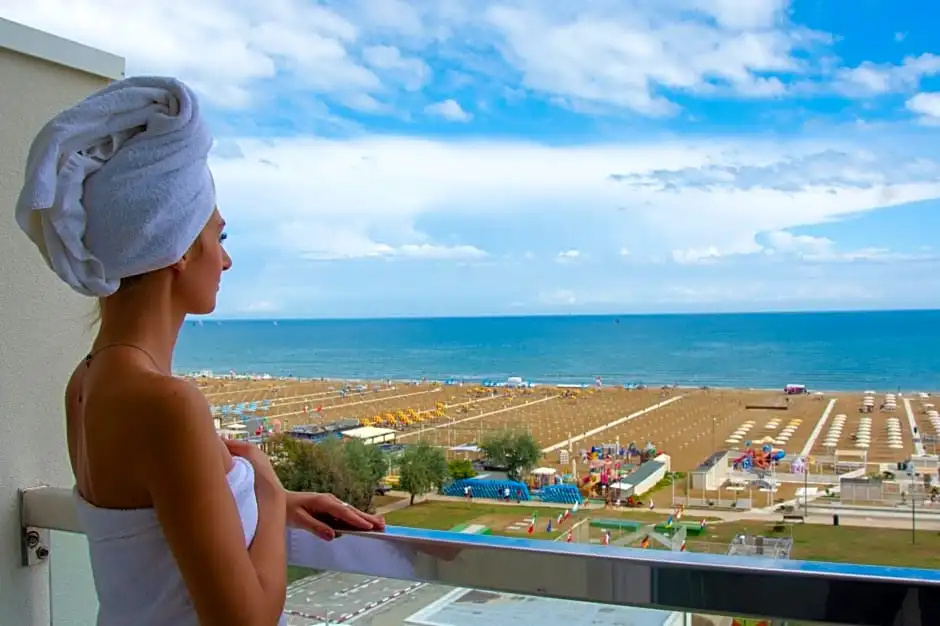 Standard Double room seafront (full double bed)