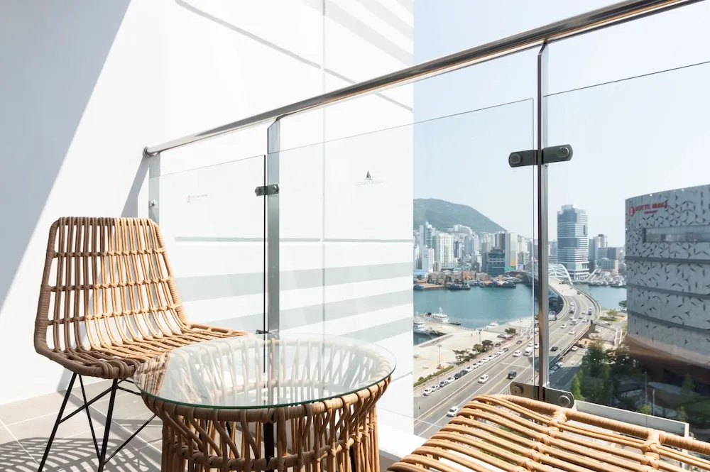 Balcony & Terrace