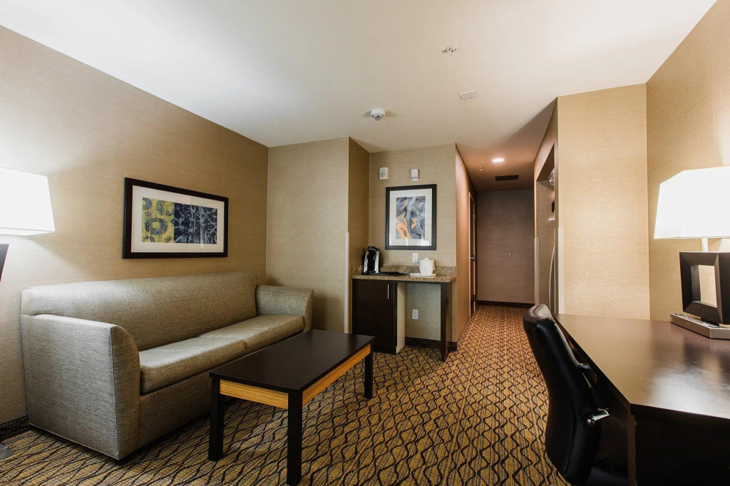 Double Suite (full double bed)