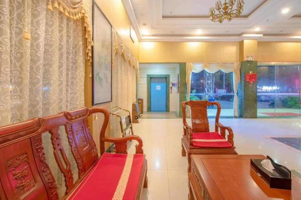 Hello Light Hotel（Zhuhai Chinatown Market）