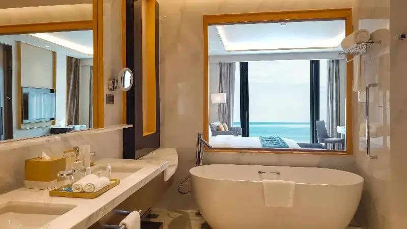 Club Suite with sea view