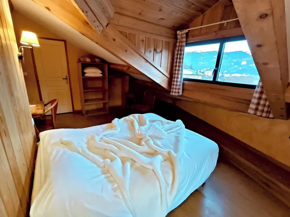 Standard Double room (full double bed)