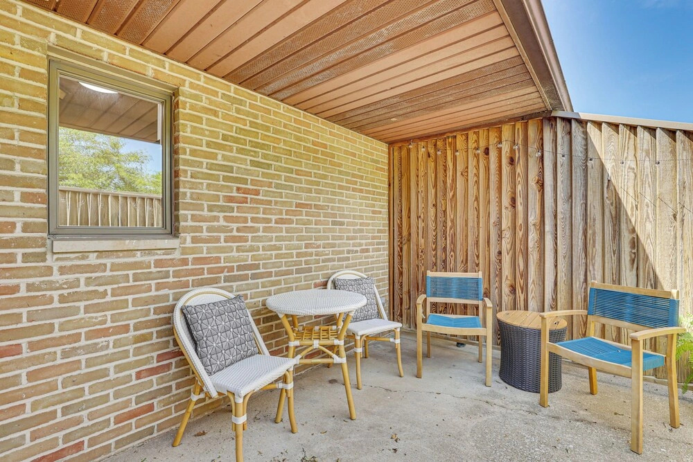Cozy Meyers Lake Townhome: Near Hall of Fame!