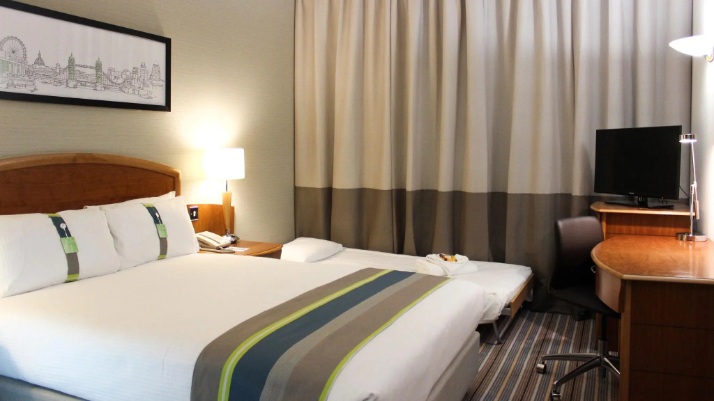 B&B HOTEL London Heathrow Room Type - Family Room
