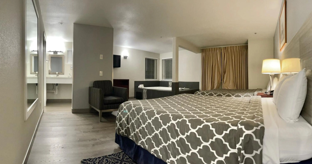 Americas Inn and Suite — 5