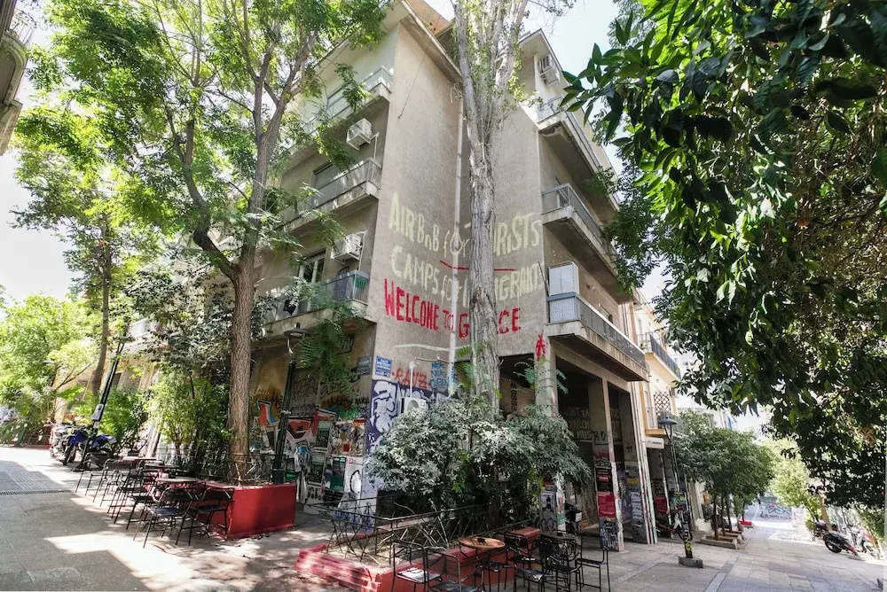 Artsi - 3BR Apt w Balcony in Athens