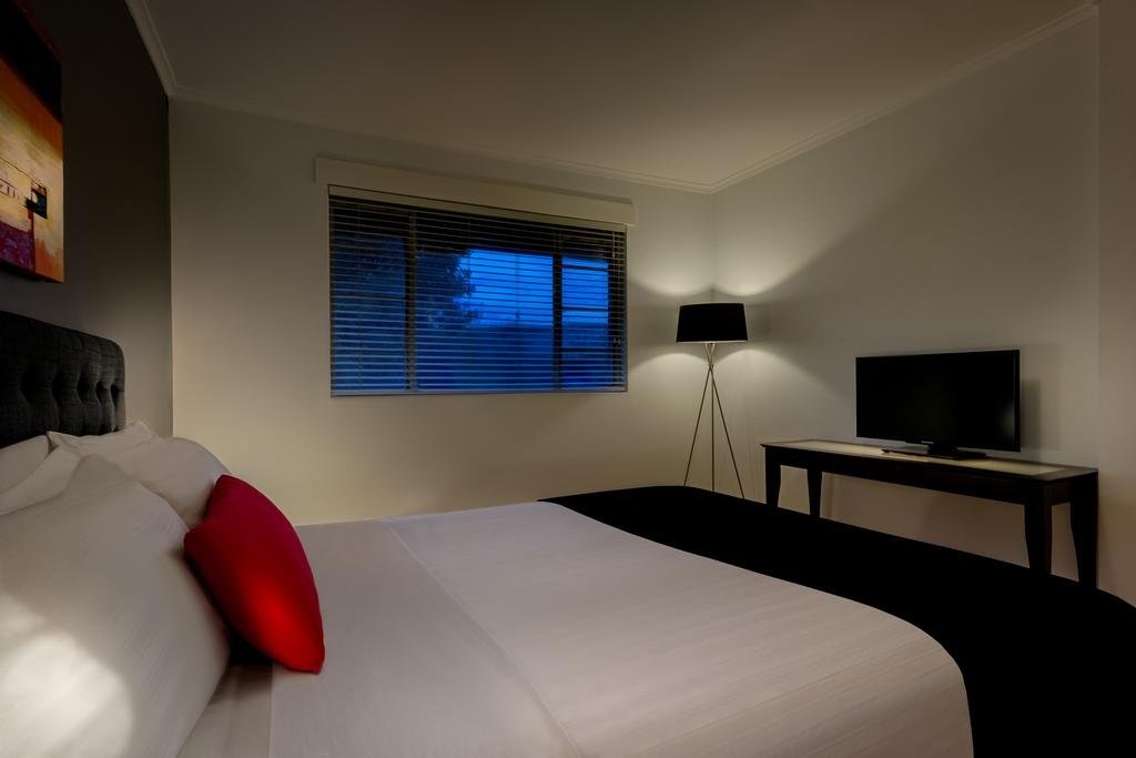 Отель Crest on Barkly Serviced Apartments в Мельбурне