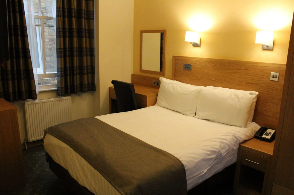 Отель Regency Hotel Parkside в Лондоне