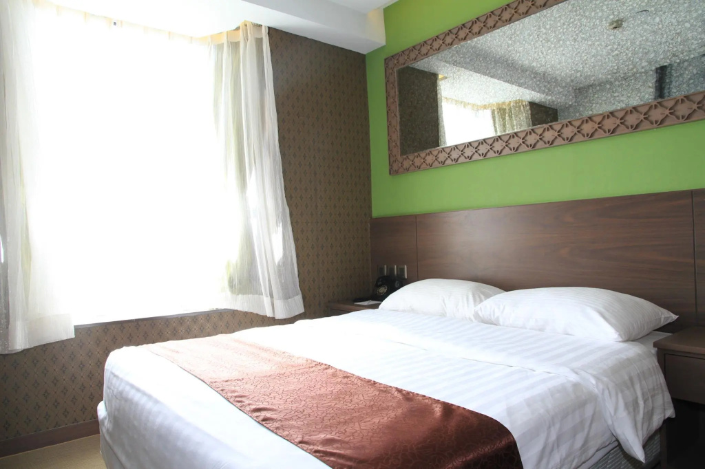 Deluxe Double room (full double bed)