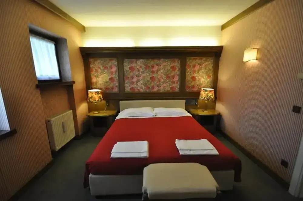 Economy room