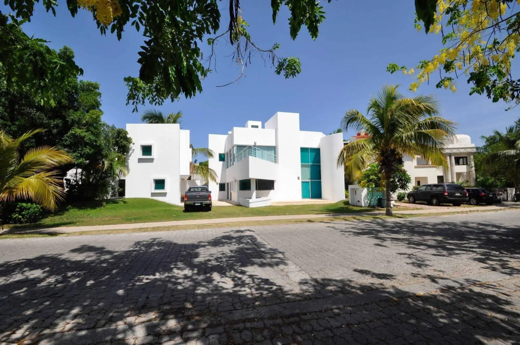 White House by Vimex