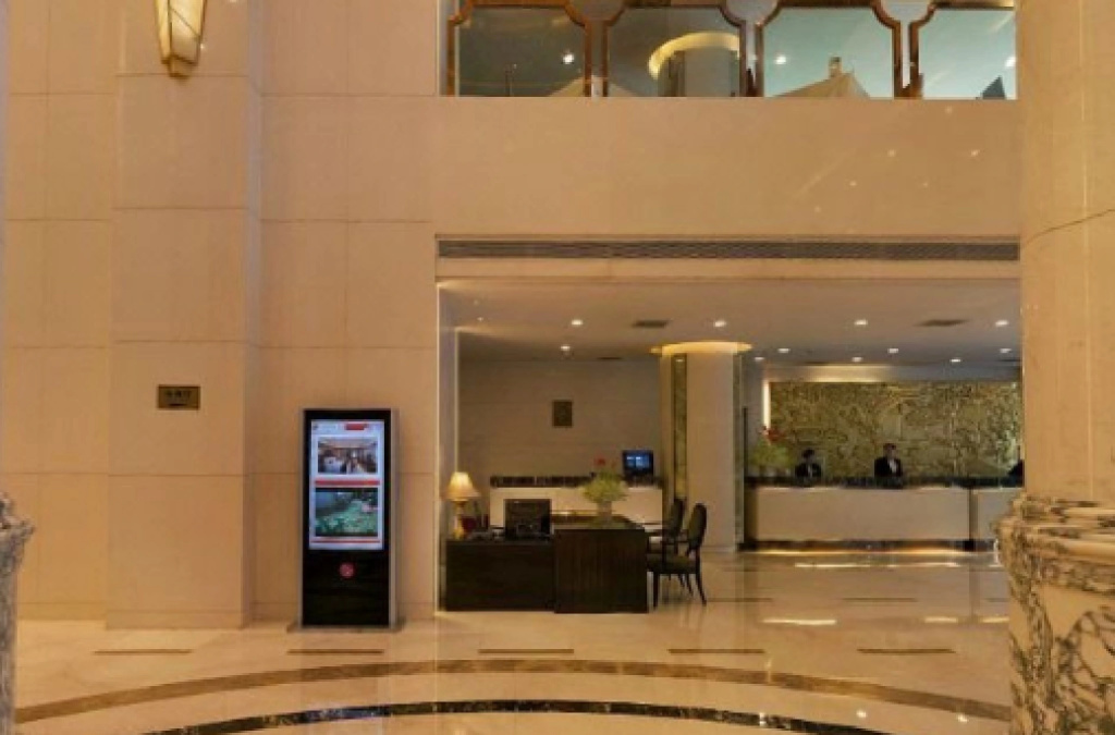 Lobby & Reception