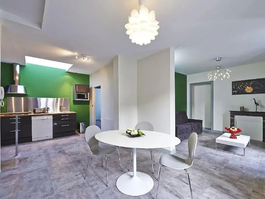 2 Bedrooms Apartment