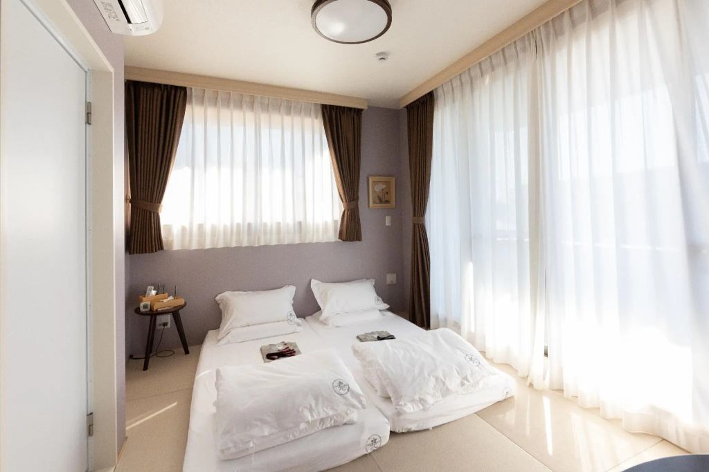 Economy room