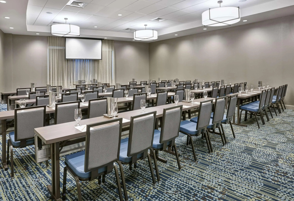 DoubleTree by Hilton Charlotte Gateway Village - Général