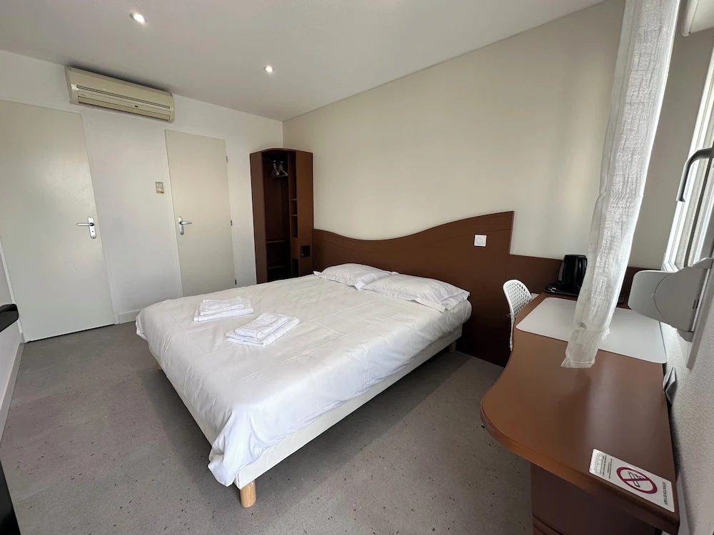 Halte Hotel — 3