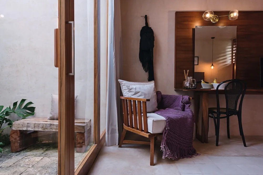 Deluxe Double room with pool view (full double bed)